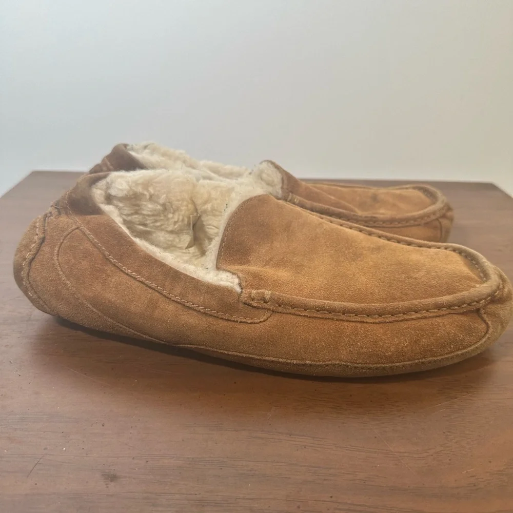 Men's Tan Suede UGG Loafers Slippers. 11.5-12